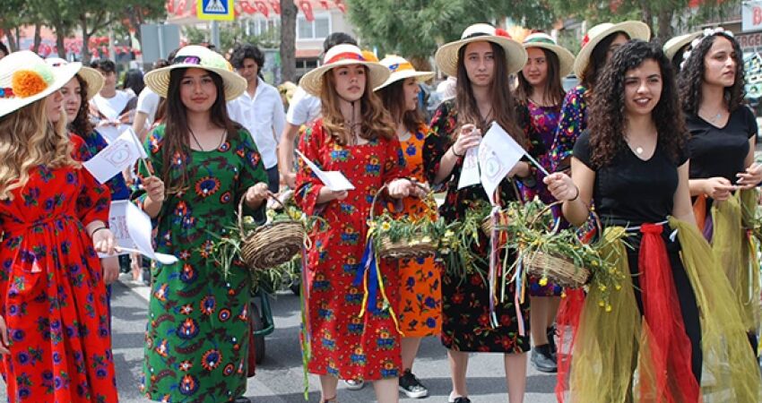 Urla Enginar Ve Alaçatı Ot Festivali (2 Festival - 1 Gün)